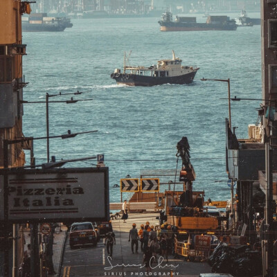 “如果多一张船票，你会不会同我一起走？”