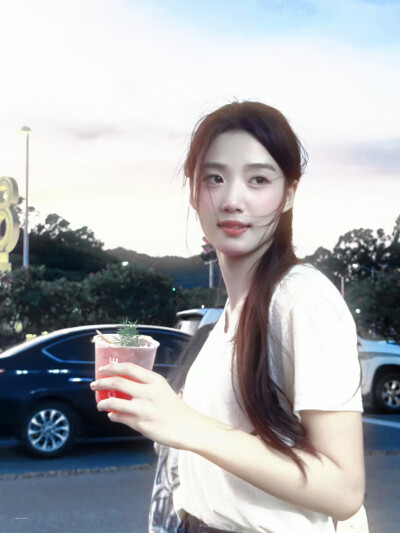 卢昱晓_