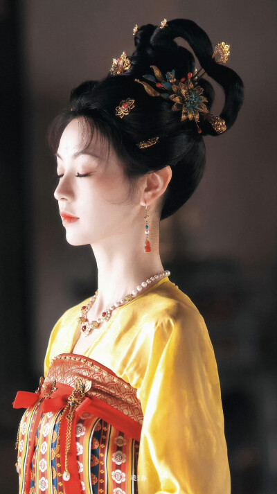 田曦薇 武祯