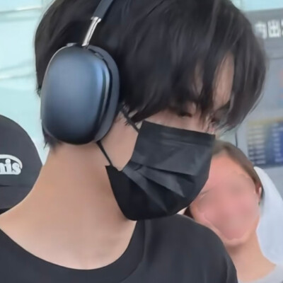 何与