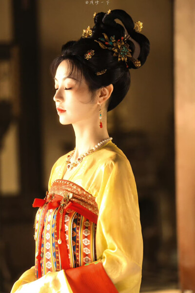 田曦薇 武祯