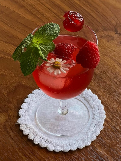 日常
蛋糕，花朵，草莓酱
