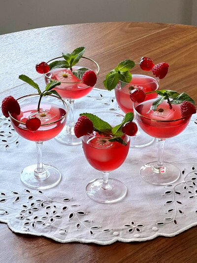 日常
蛋糕，花朵，草莓酱
