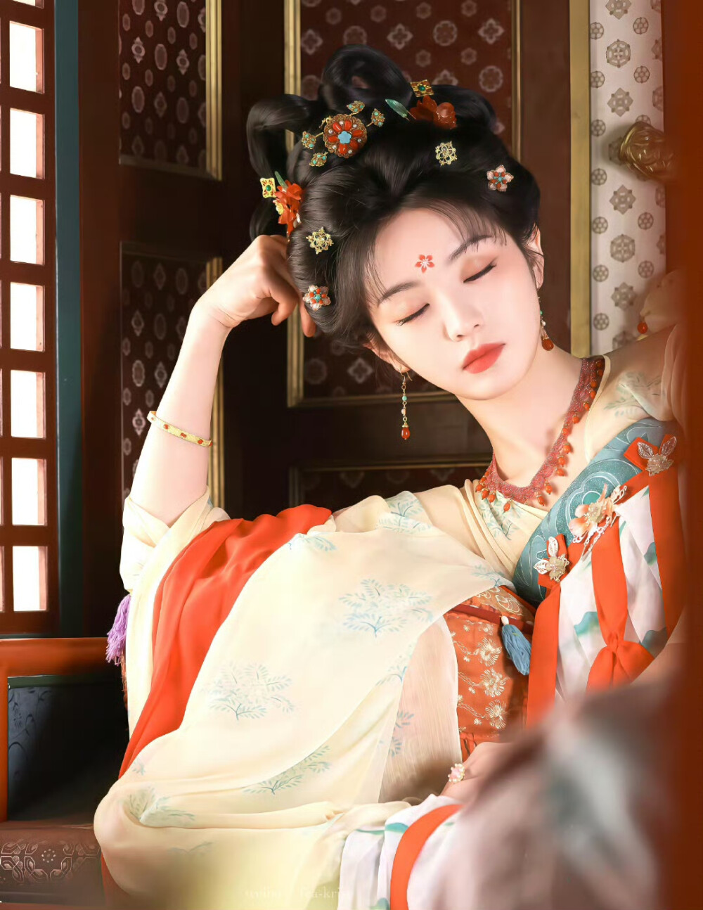 田曦薇 武祯