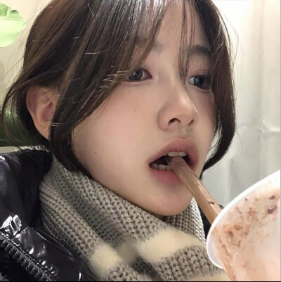 女生头像｜lwxrae｜审美积累｜wechat头像
cr. @： 