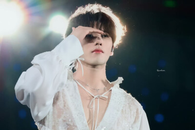 cr.Nuvoloso
歪歪