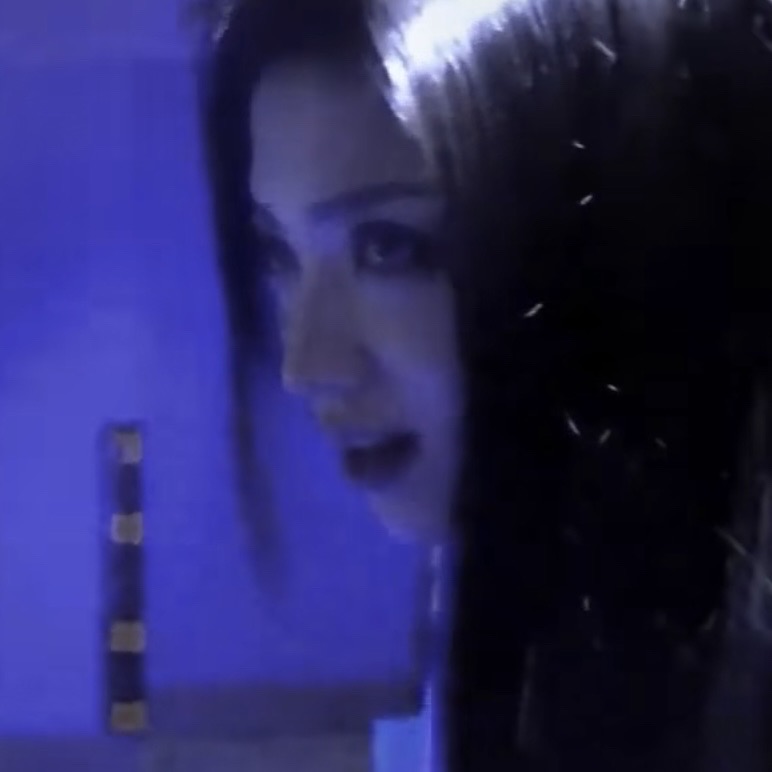 天才女鬼塑