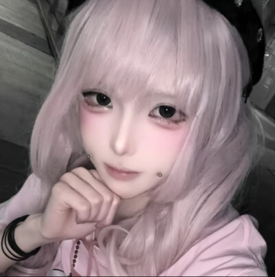=⩌⩊⩌=