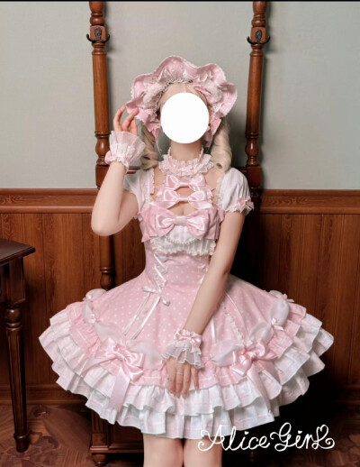 粉色古早波点，这条好萌啊，还有这个bnt，是真的好看哇，冲了冲了
#Lolita #lolita原创设计 #lo裙 