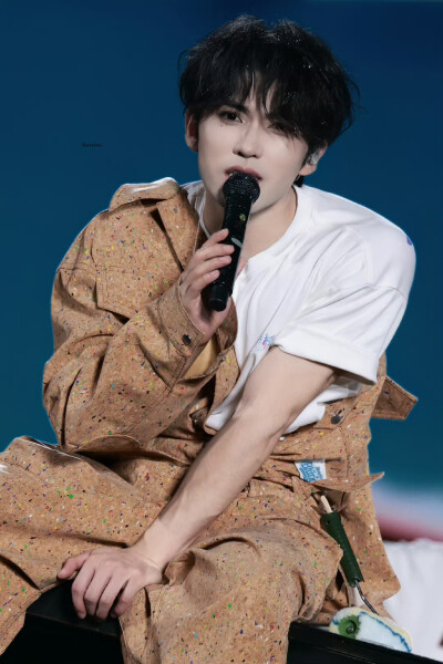 cr.Nuvoloso
歪歪