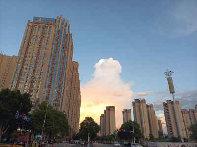 吉安风光欣赏：黄昏时分，城市里的烟火和诗意！