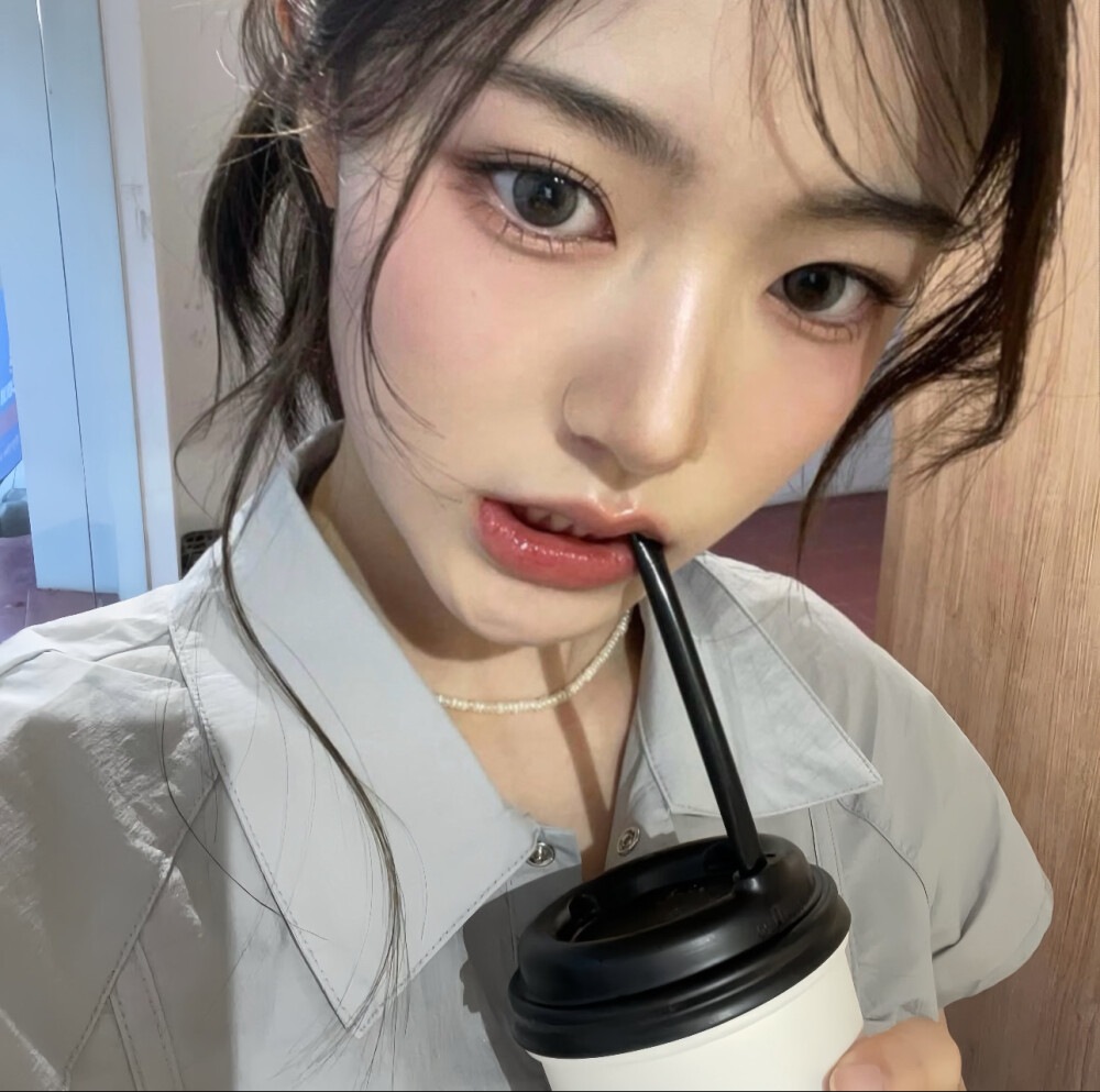 女生头像｜lwxrae｜审美积累｜wechat头像
cr. @： 