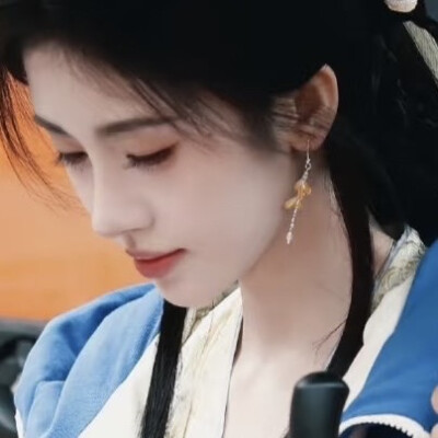 鞠婧祎