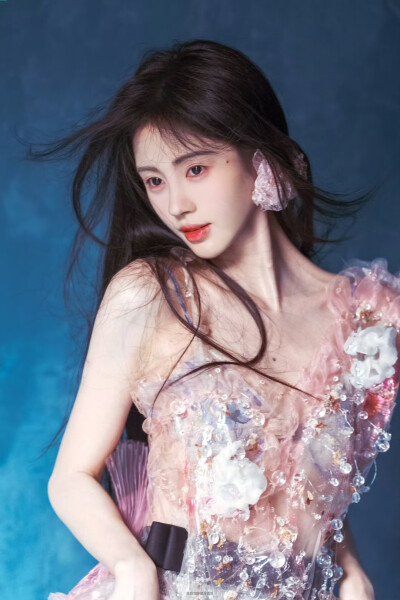 鞠婧祎