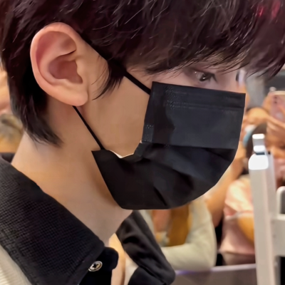 睫毛精的眼睛好漂亮