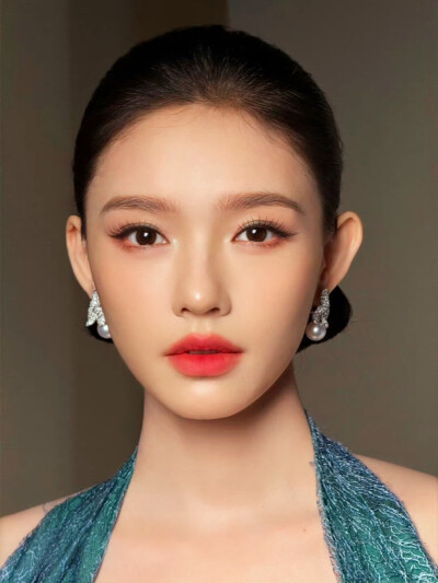 林允