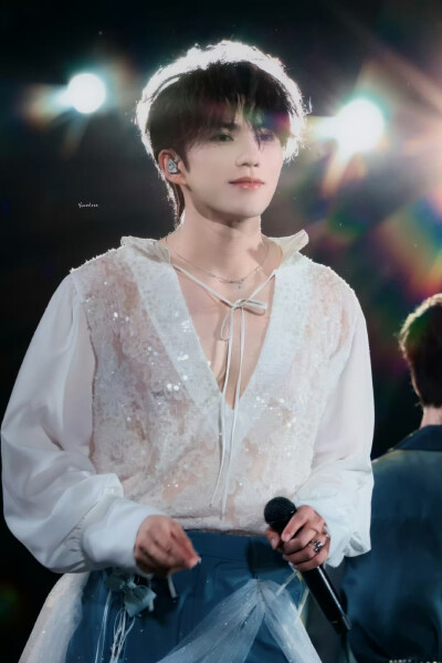 cr.Nuvoloso
歪歪