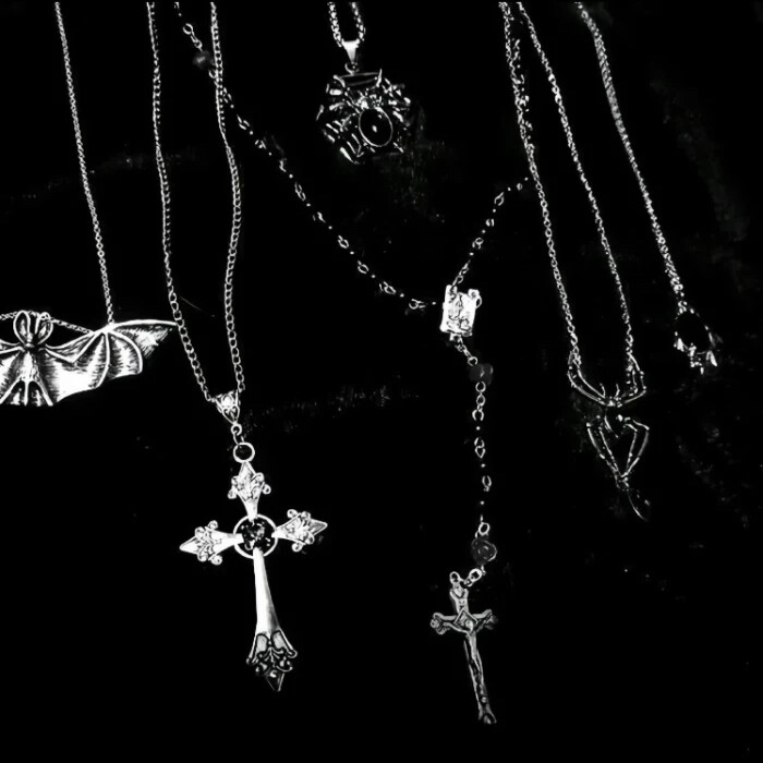 A rainy night rendered by songs—"失魂落魄的雨夜"