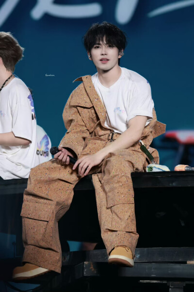 cr.Nuvoloso
歪歪