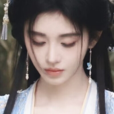 鞠婧祎