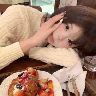 无滤镜女头喜欢拿拿图吱声