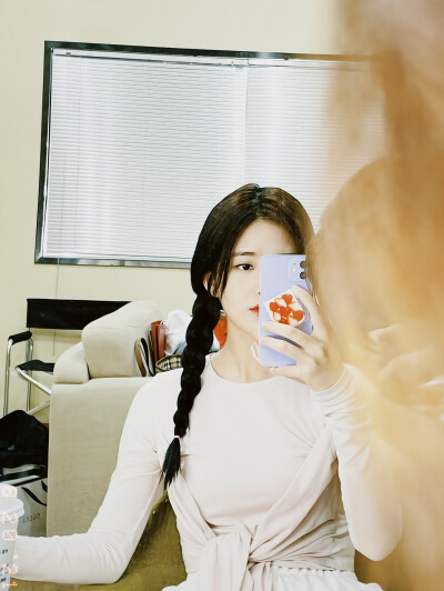 8.21｜早期赵露思
礼拿