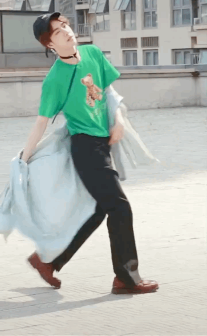 王一博
