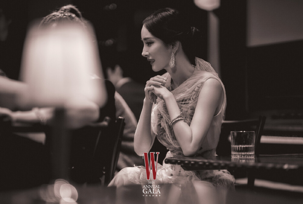 杨幂W年度光影盛典造型2025.8.19