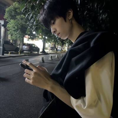 你当然可以去找以前的我告状 可是我已经不在那里了