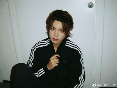 黄明昊
