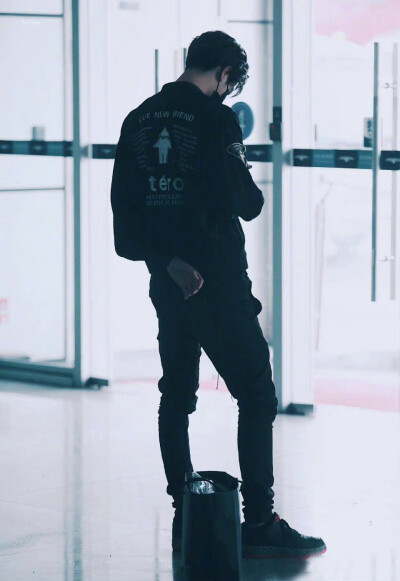王一博
见水印