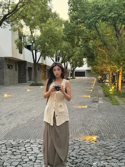 罗拉