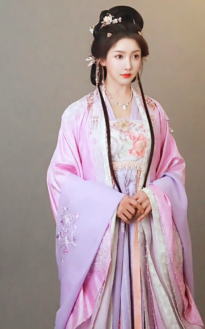 姜贞羽