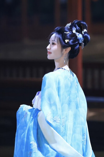 田曦薇