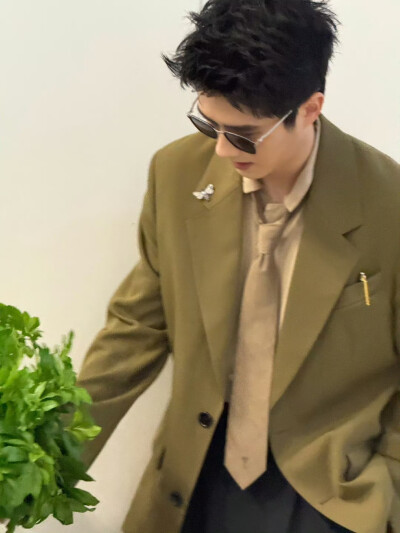 刘昊然