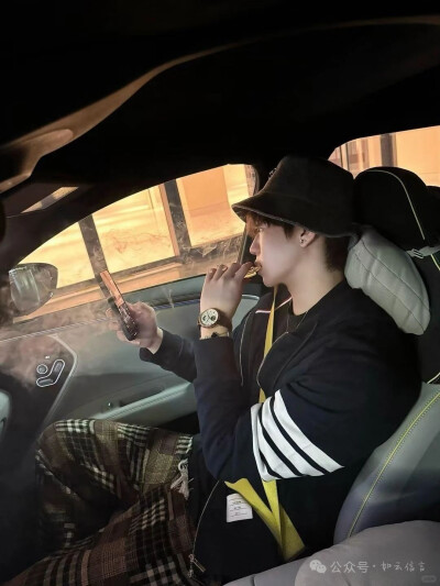 男生头像
喜欢点赞关注收藏