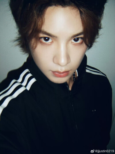 黄明昊