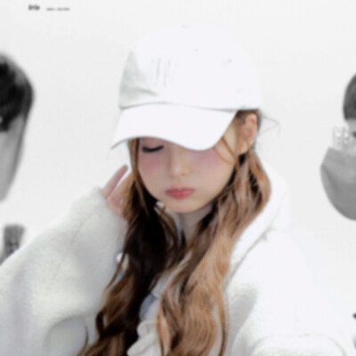 雨伞柄挂着未融化的雪、我们中间隔着叹息的雾