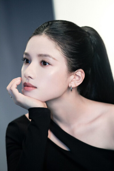 张婧仪