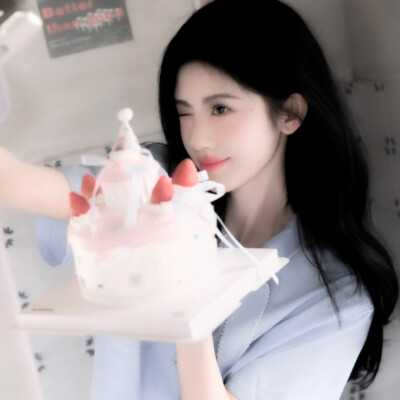 这个世界不会有人懂我的 除了草莓蛋糕