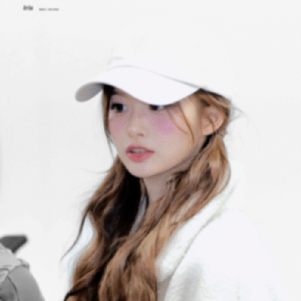 雨伞柄挂着未融化的雪、我们中间隔着叹息的雾