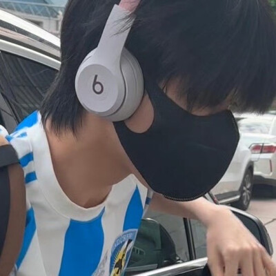 谁让你穿和平鸽的