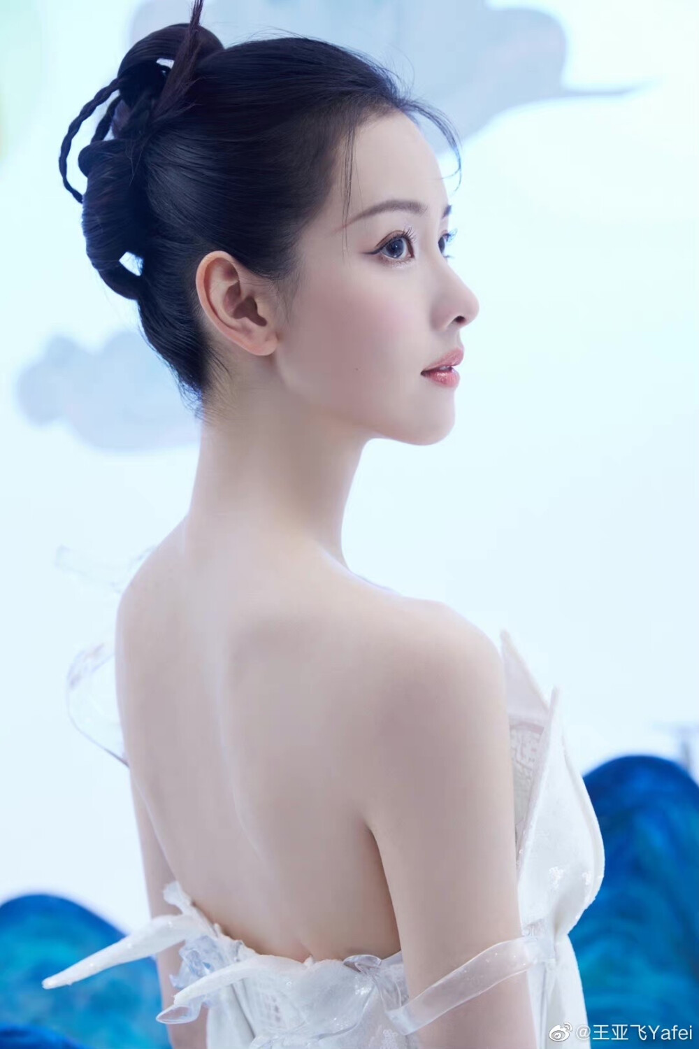 陈都灵