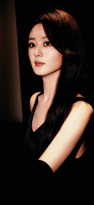 赵丽颖
拿图看简介