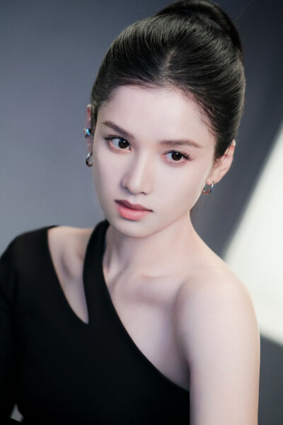 张婧仪