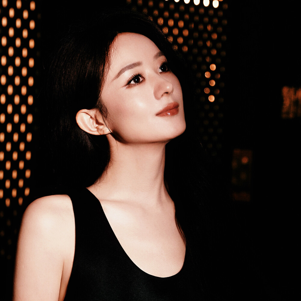 赵丽颖
拿图看简介