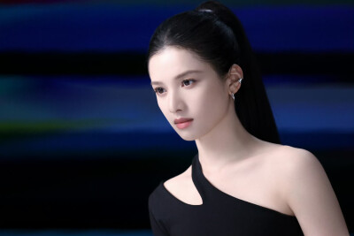 张婧仪