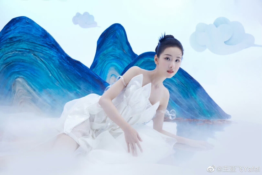 陈都灵