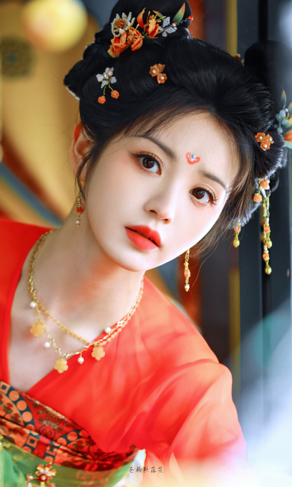 子夜归武祯田曦薇
图cr苍狗照落花