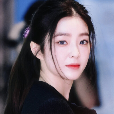 草原尽头我两手空空
悲痛时握不住一颗泪滴